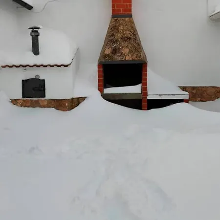 בית נופש Adela *