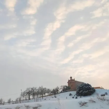 בית נופש Adela *